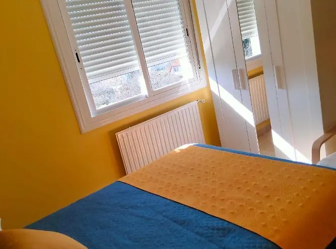 纽弗阿隆索旅馆 招待所 Bembribe